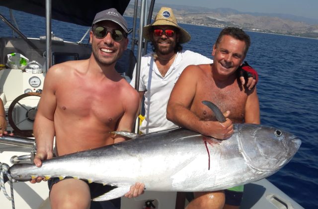 Uscita di Pesca a Traina al Tonno Rosso nello Stretto di Messina